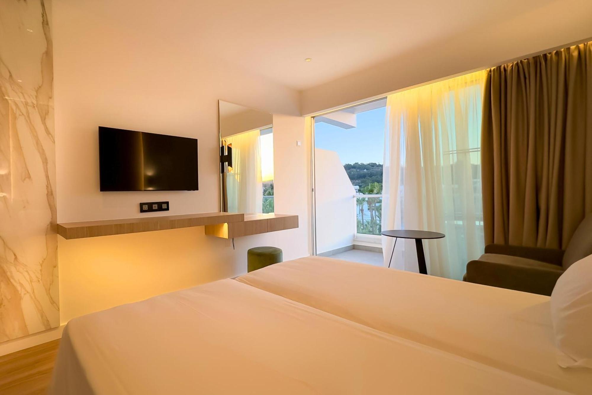 Cavo Maris 4*