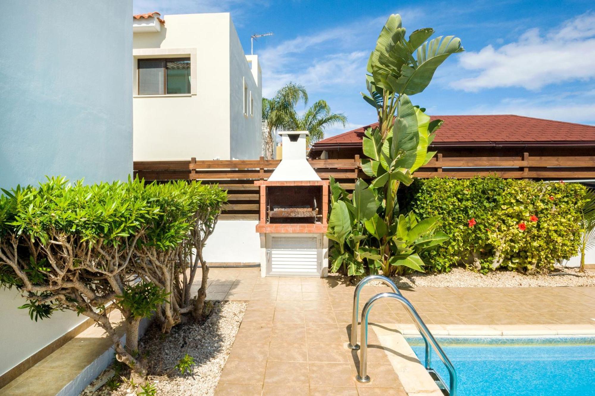 Abdera - 4bed With Private Pool * Protaras