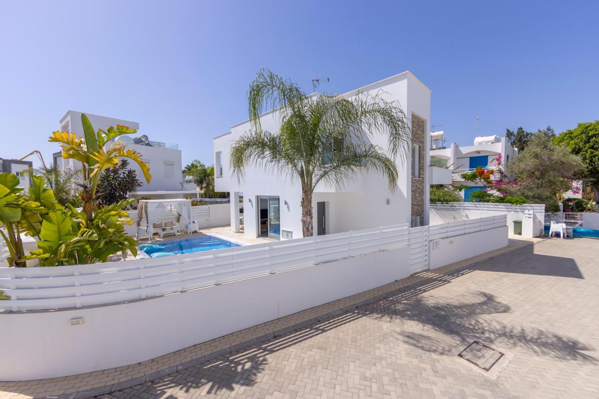 Fig Tree Bay Residences 1 Lantiana Villa Protaras