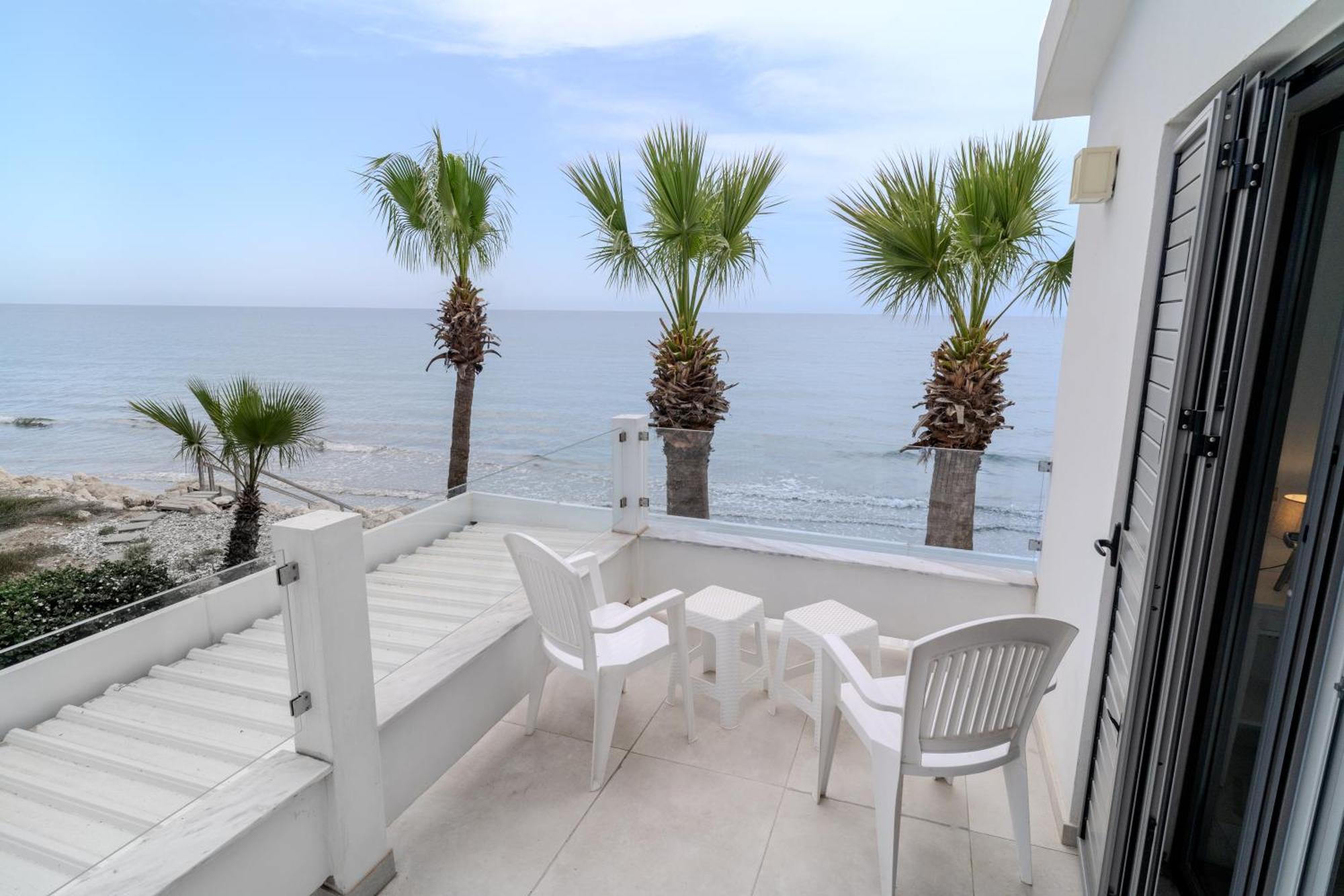 Blu House* Holiday home Meneou