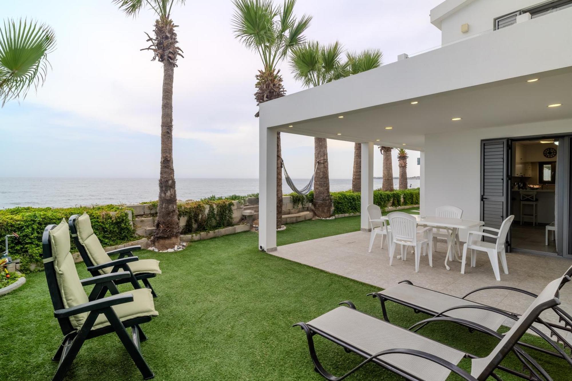 Holiday home Blu House* Meneou