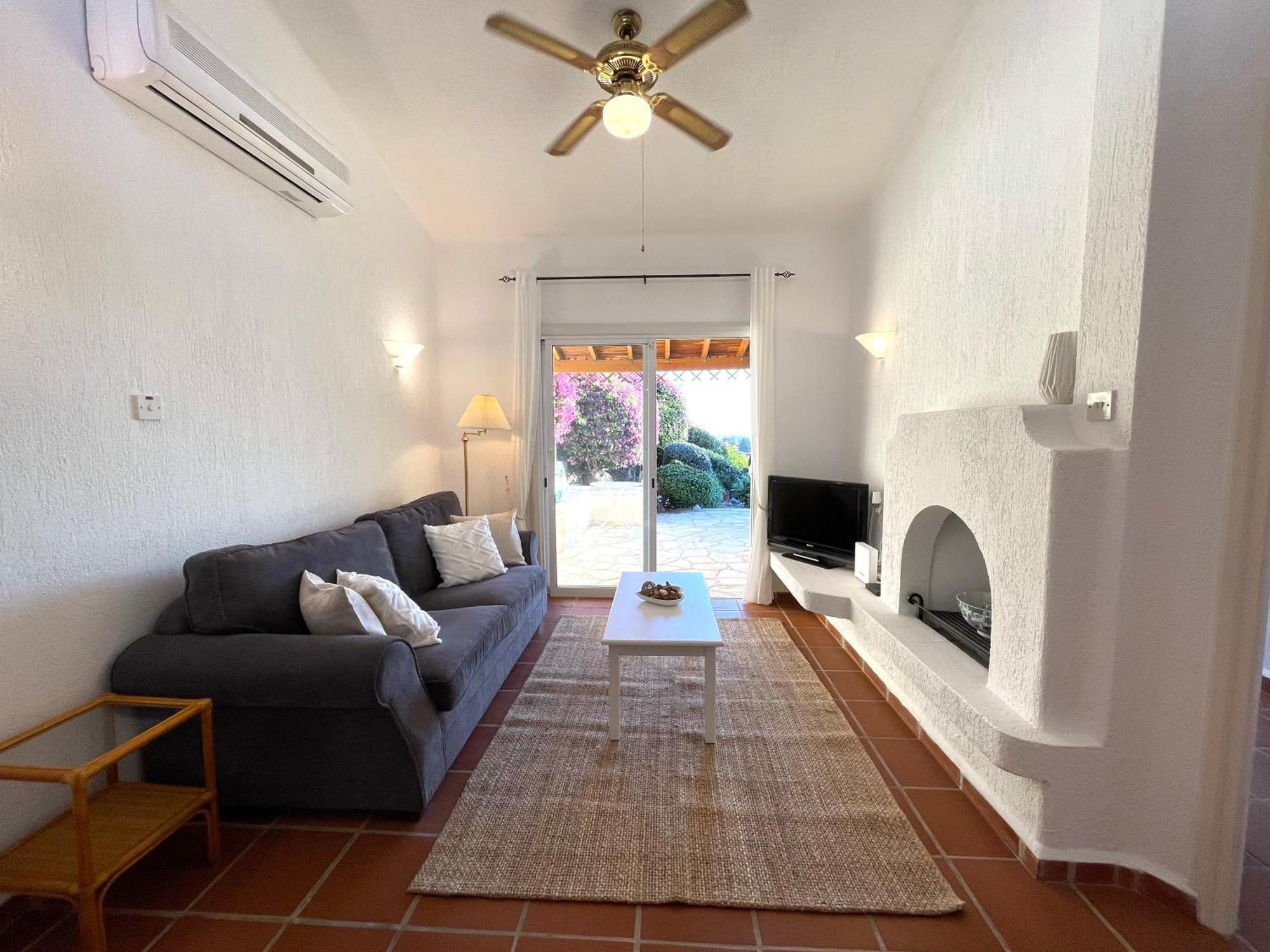 Mediterranean Cottage, Sea View, Great Location Villa