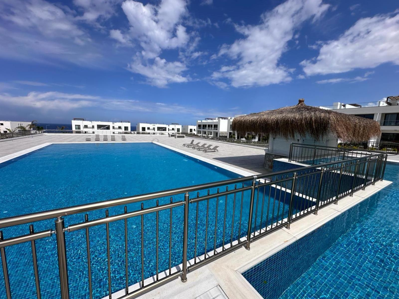 Sunny Seaside Retreat - Apartment, Bahceli Apartment