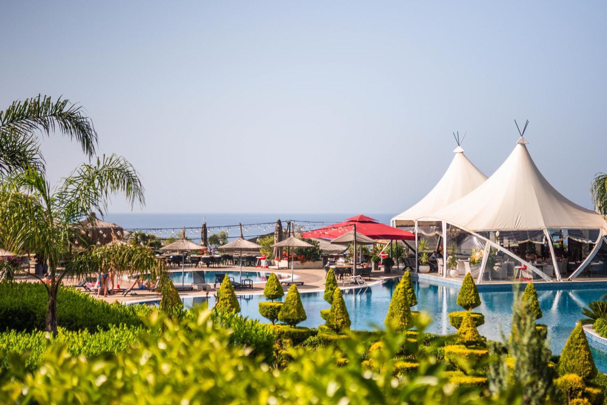 Modern And Cozy Designer In Relaxing Environment Kyrenia (Northern Cyprus)