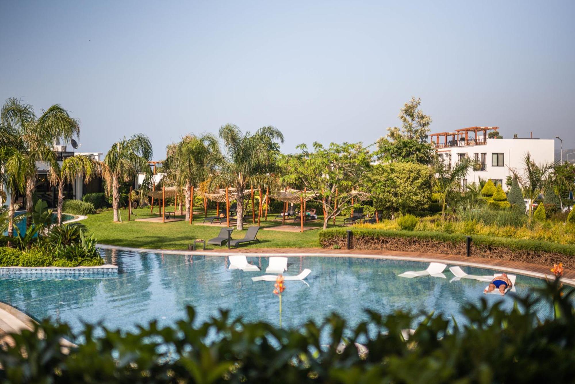 Modern And Cozy Designer In Relaxing Environment Apartment Kyrenia (Northern Cyprus)