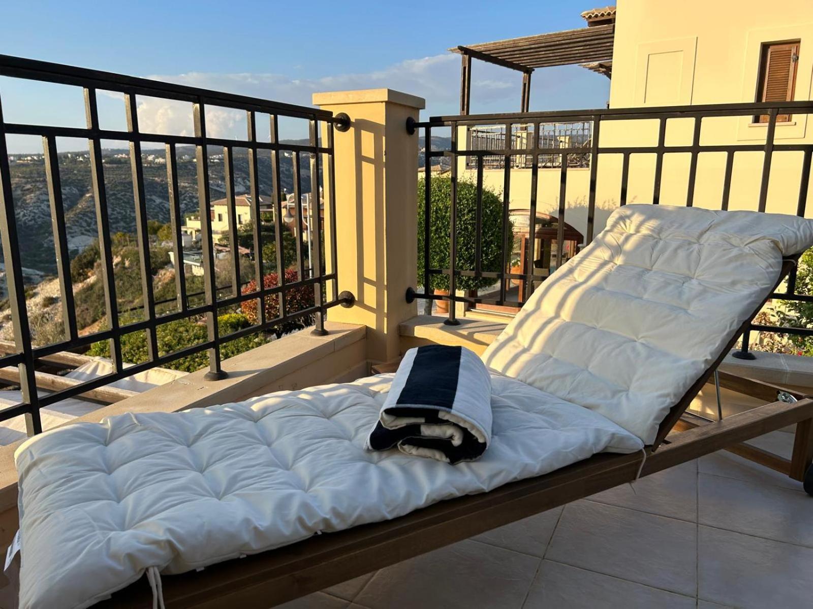 Aphrodite Hills Golf Luxury Sea View Apartment, Sophia Bj12 Apartment *