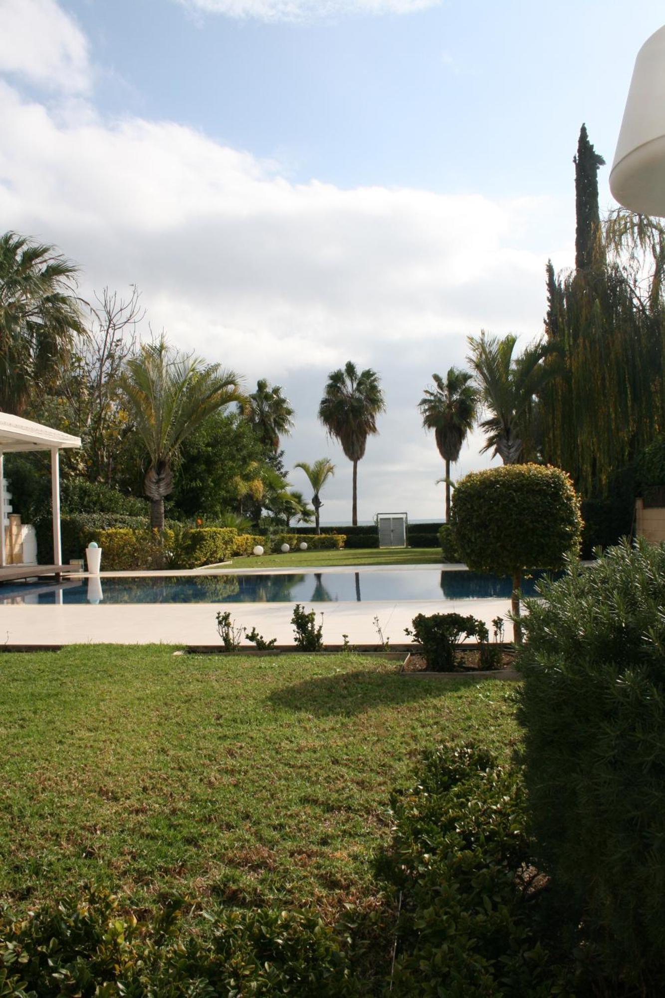 Serenity Mediterranean Villa Perivolia