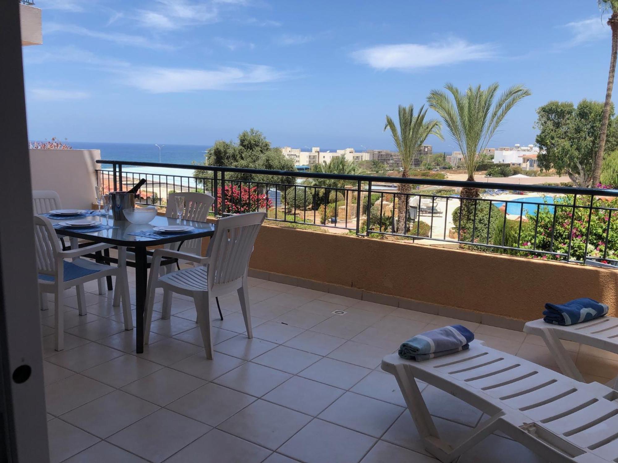 Kings Palace - Stylish 2 Bed With Sea Views *