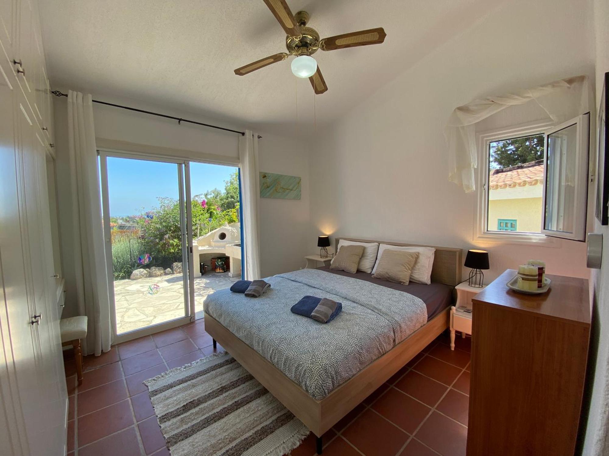 Mediterranean Cottage, Sea View, Great Location *
