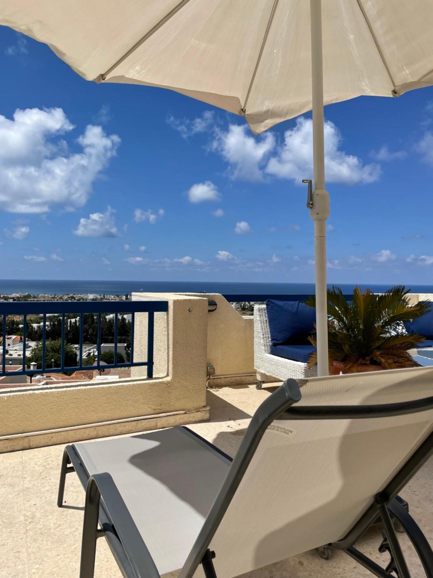 Sea View Penthouse-style * Klorakas