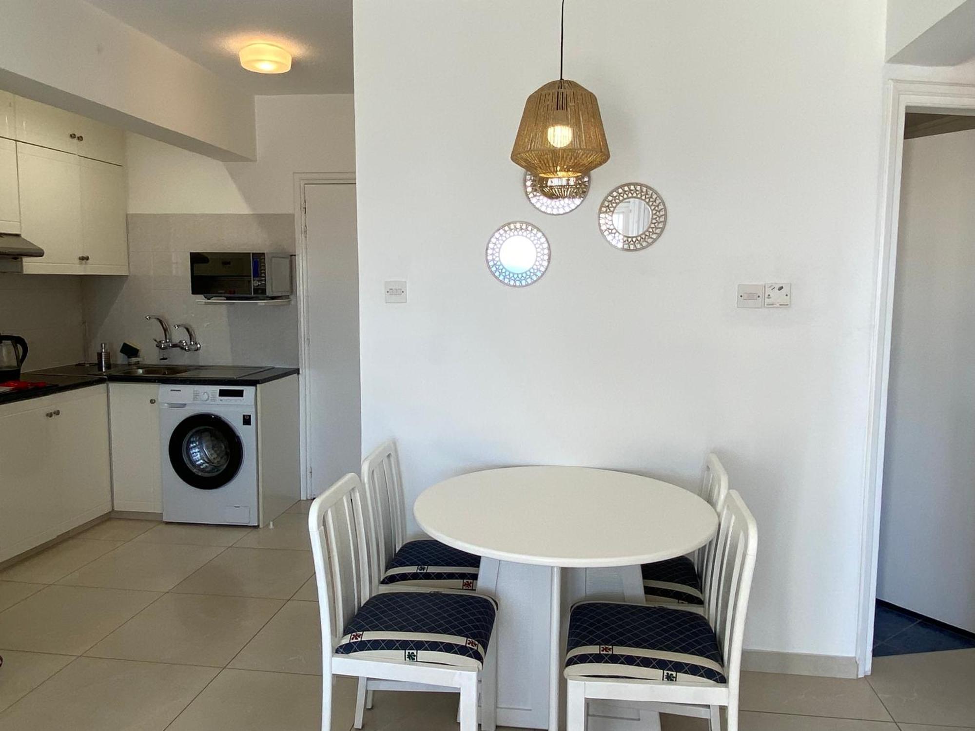 Sea View Penthouse-style Klorakas