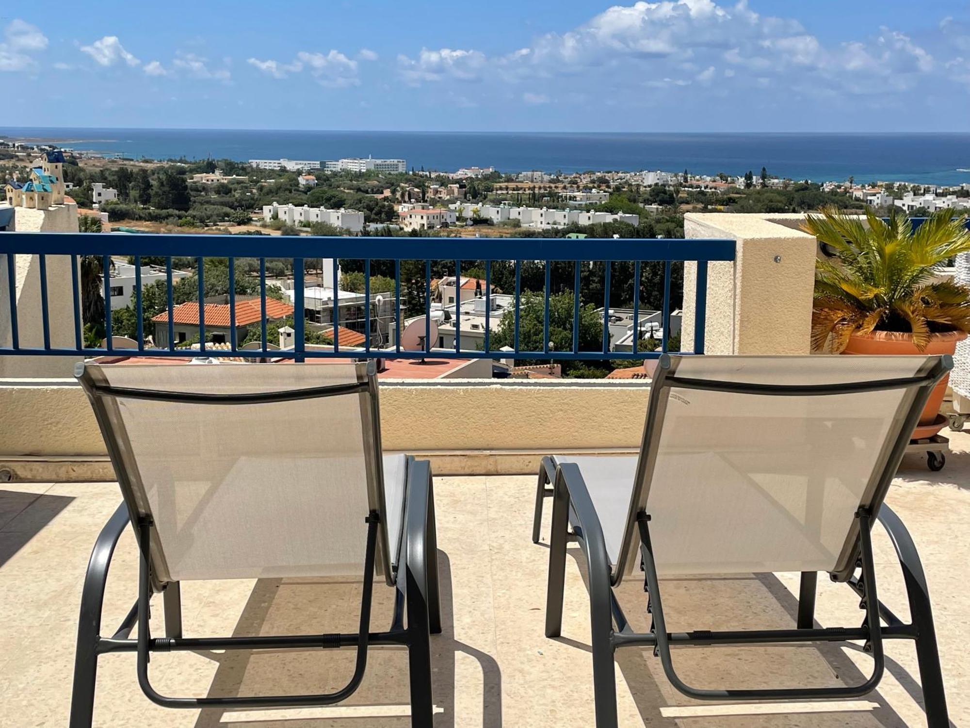 Apartment Sea View Penthouse-style Klorakas