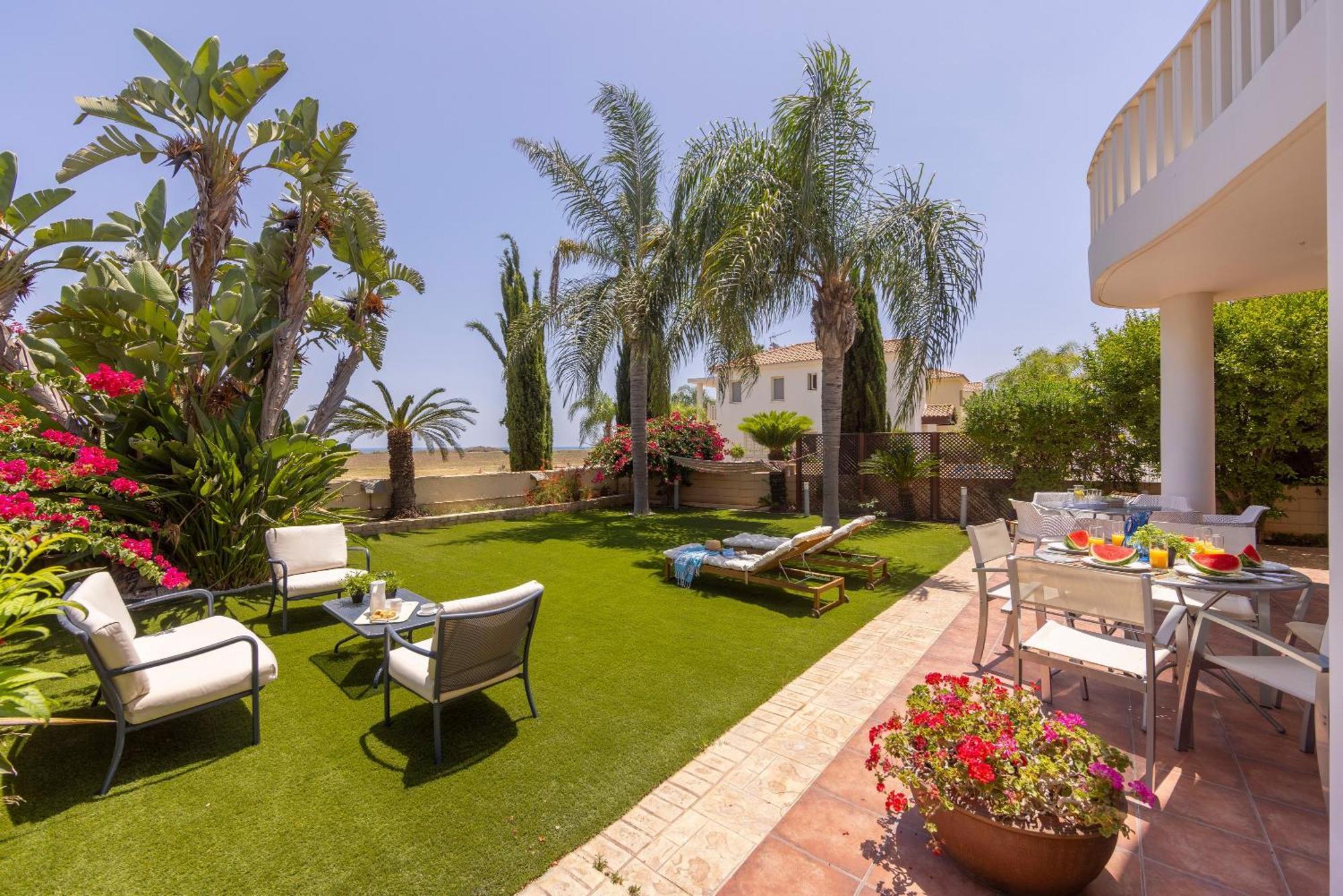 Chelidonia Larnaca Seafront Villa