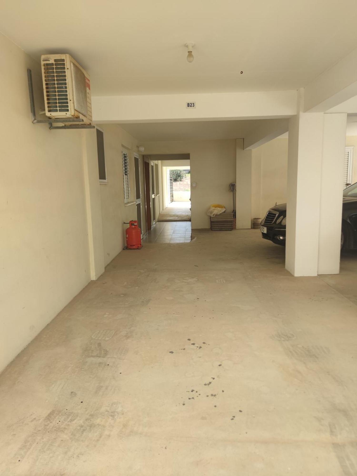 Pantelia Apartment *