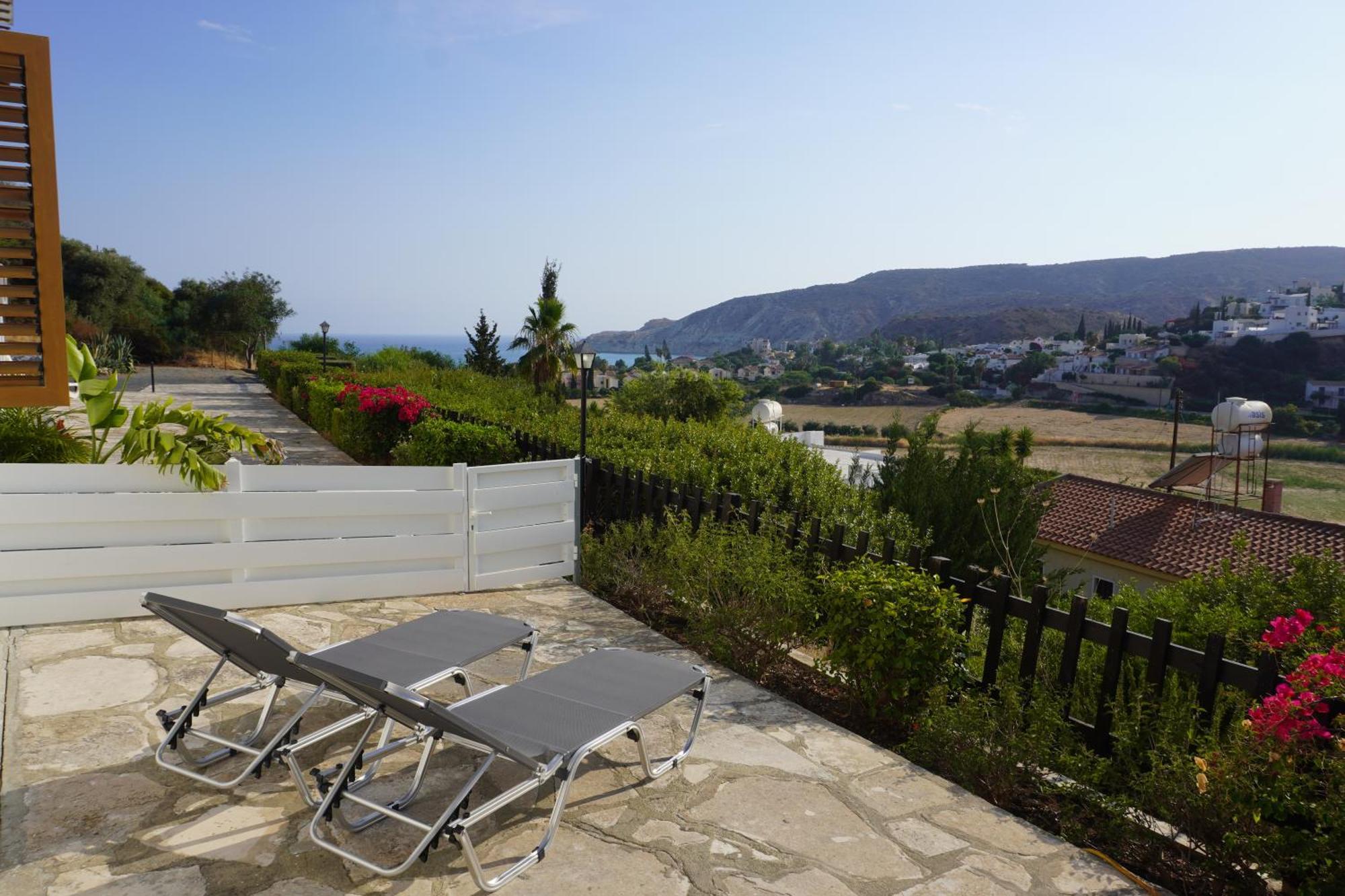 Skeleas * Pissouri