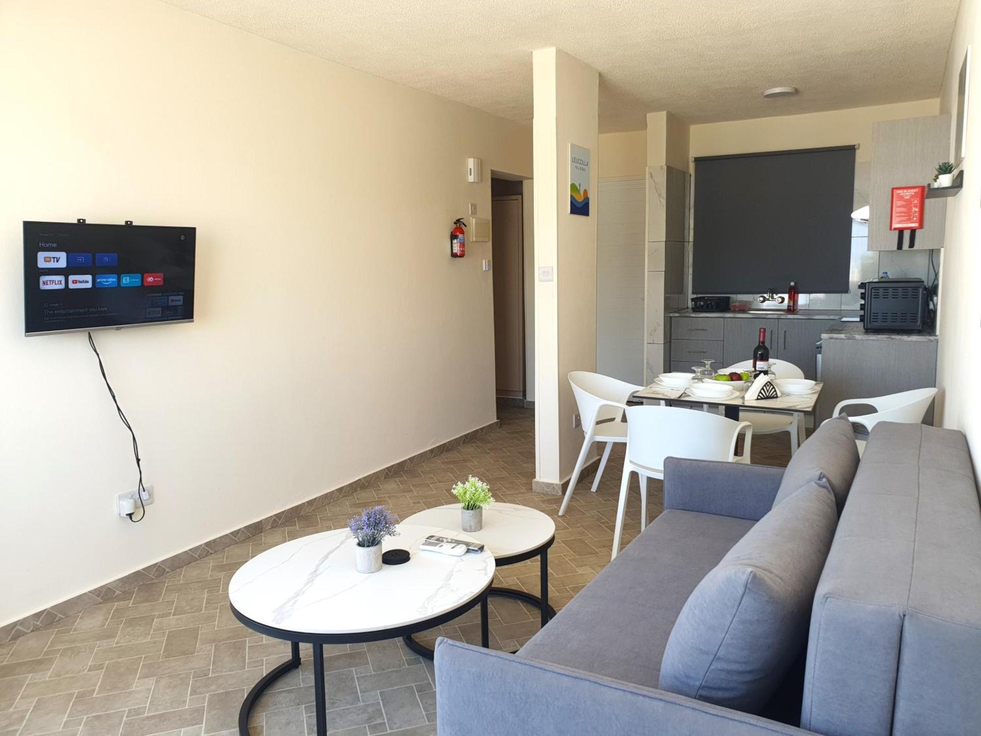 Apartment Leucolla Hill & Sea *