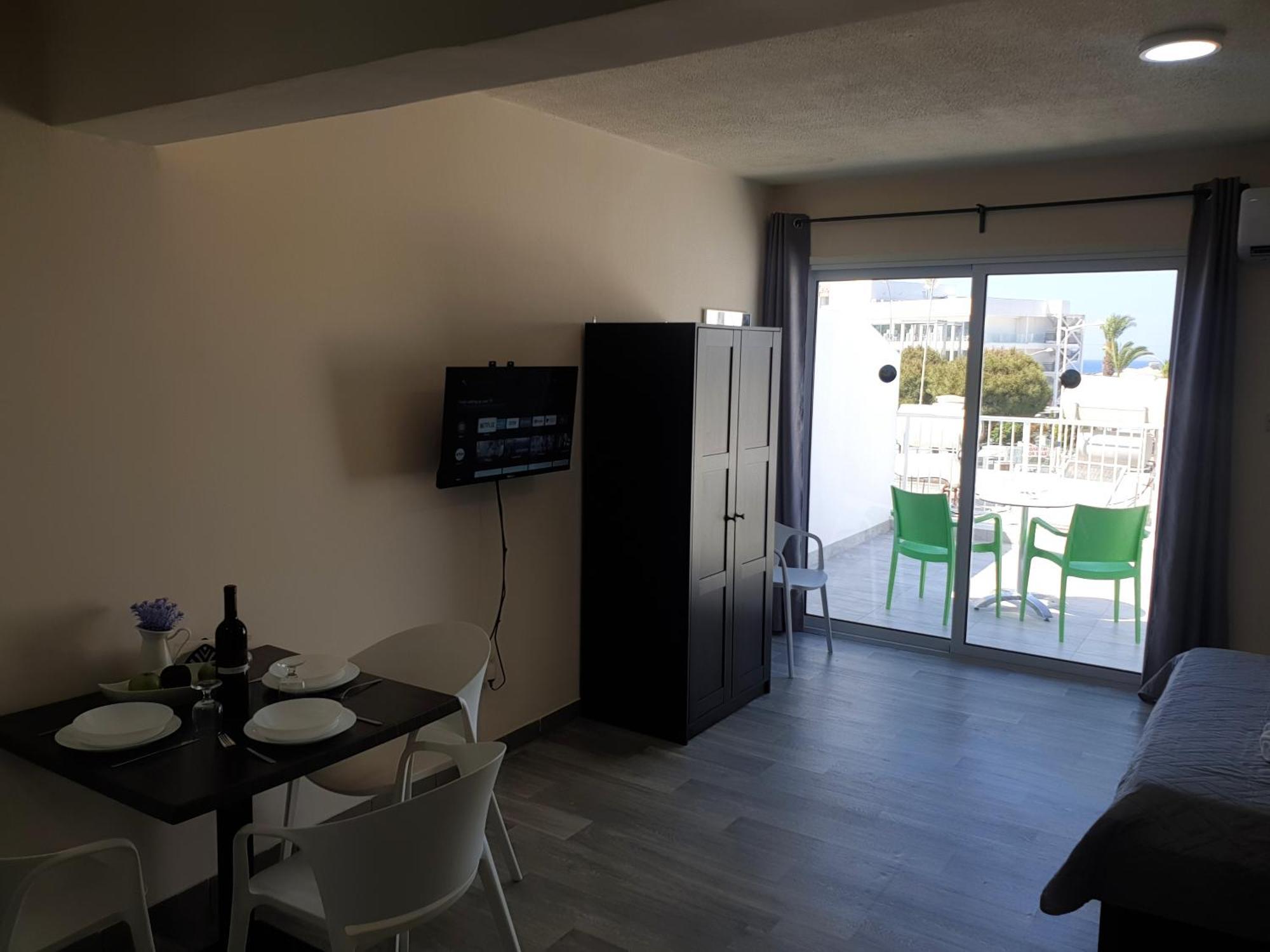 Leucolla Hill & Sea Apartment