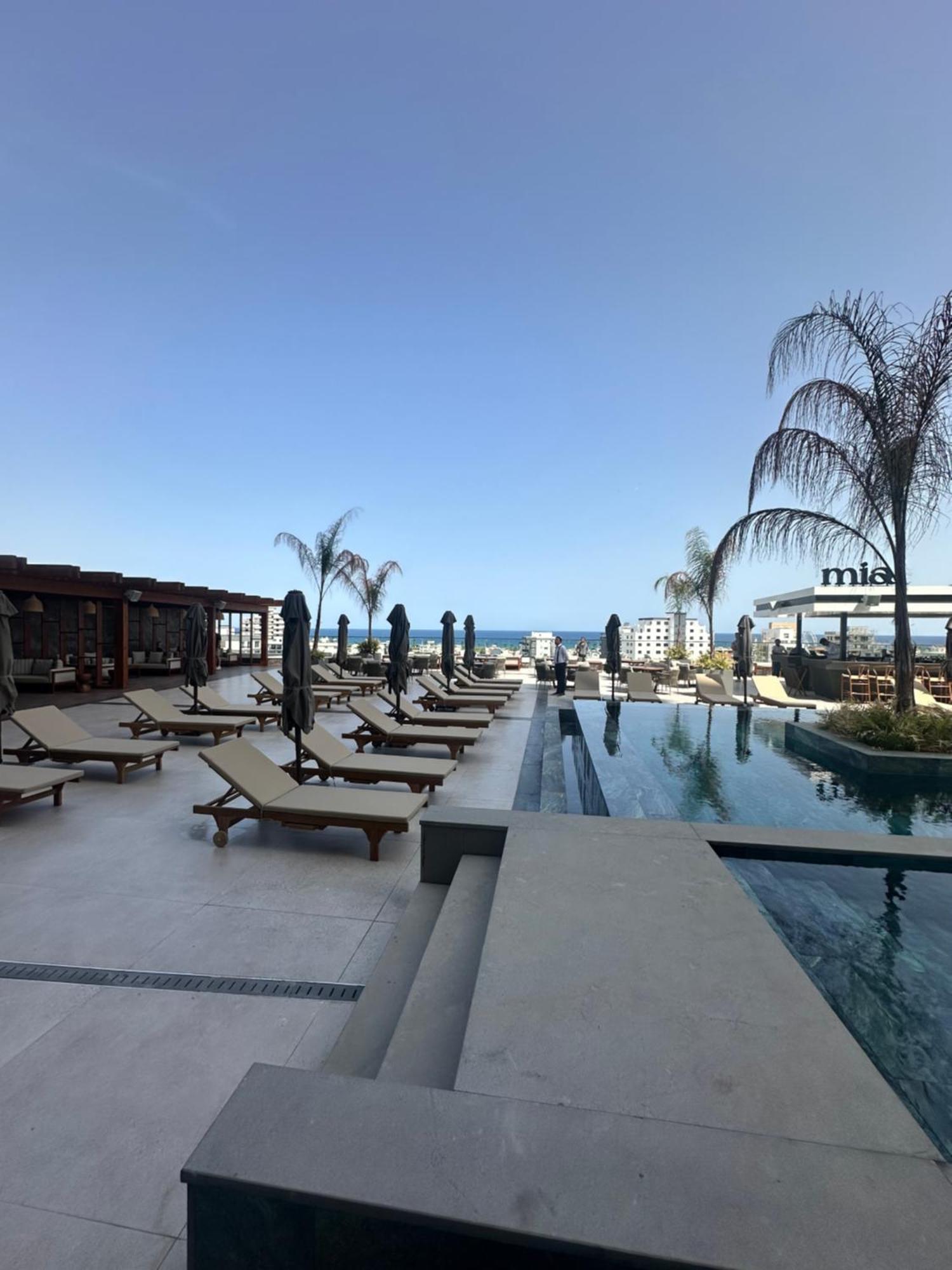 Apartment Grand Sapphire & Casino With Sea View Trikomo