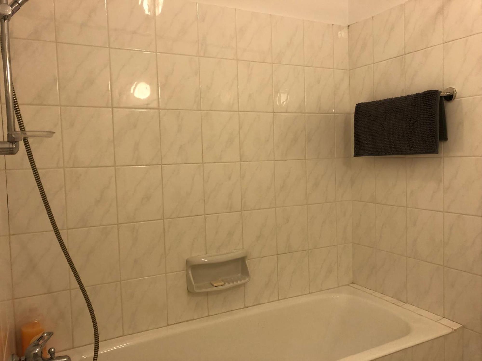 Regina Gardens - Modern 2 Bed Maisonette Holiday home *