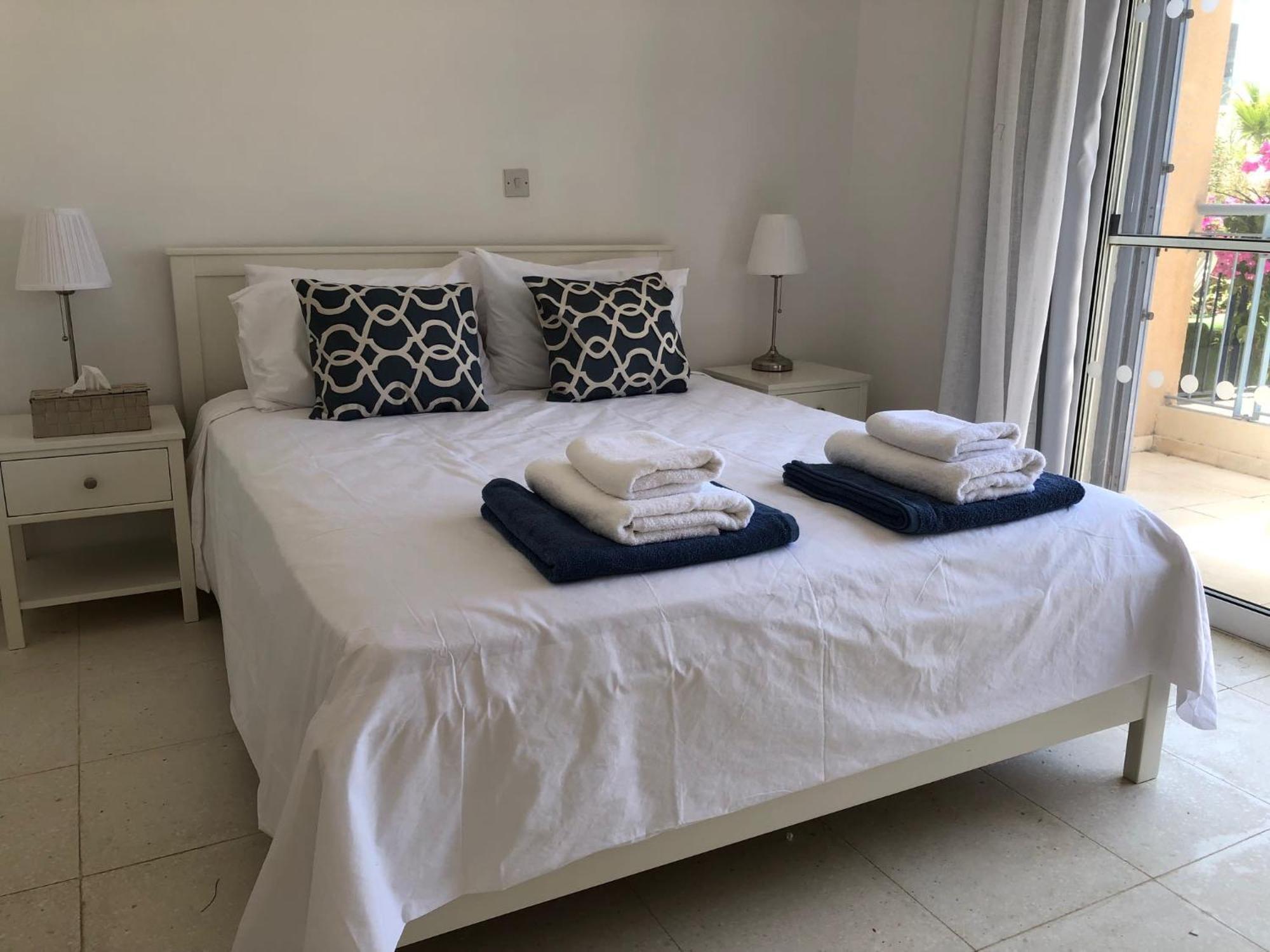 Regina Gardens - Modern 2 Bed Maisonette Holiday home *