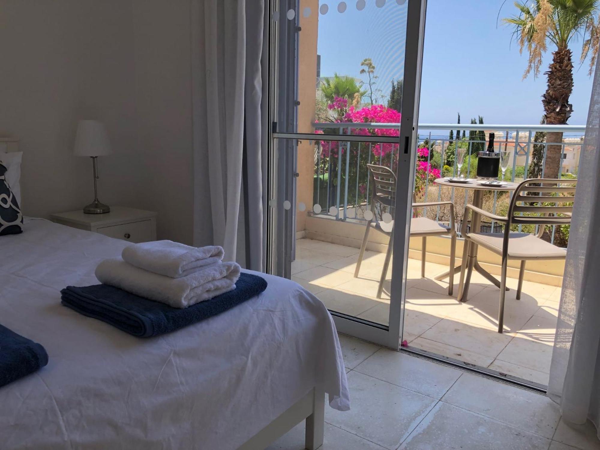 Regina Gardens - Modern 2 Bed Maisonette Paphos