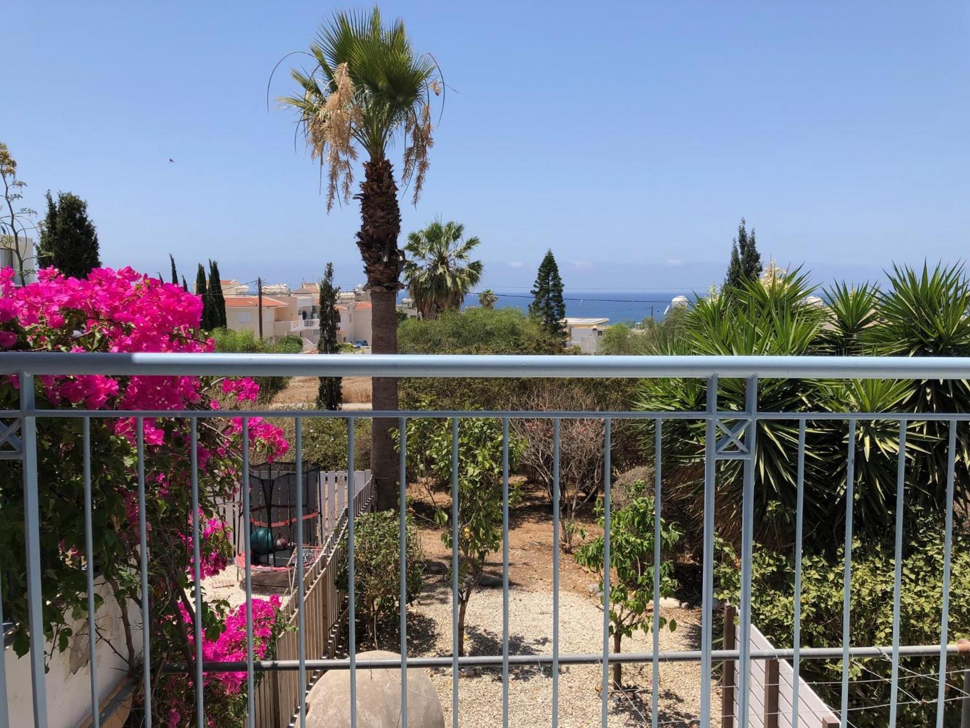 Regina Gardens - Modern 2 Bed Maisonette Holiday home