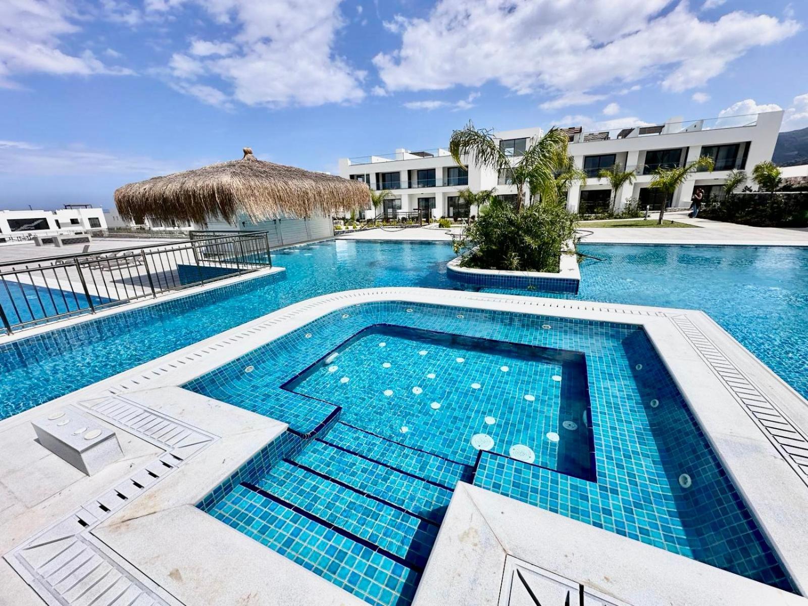Apartment Sea And Mountain Views Penthouse With Access To Facilities