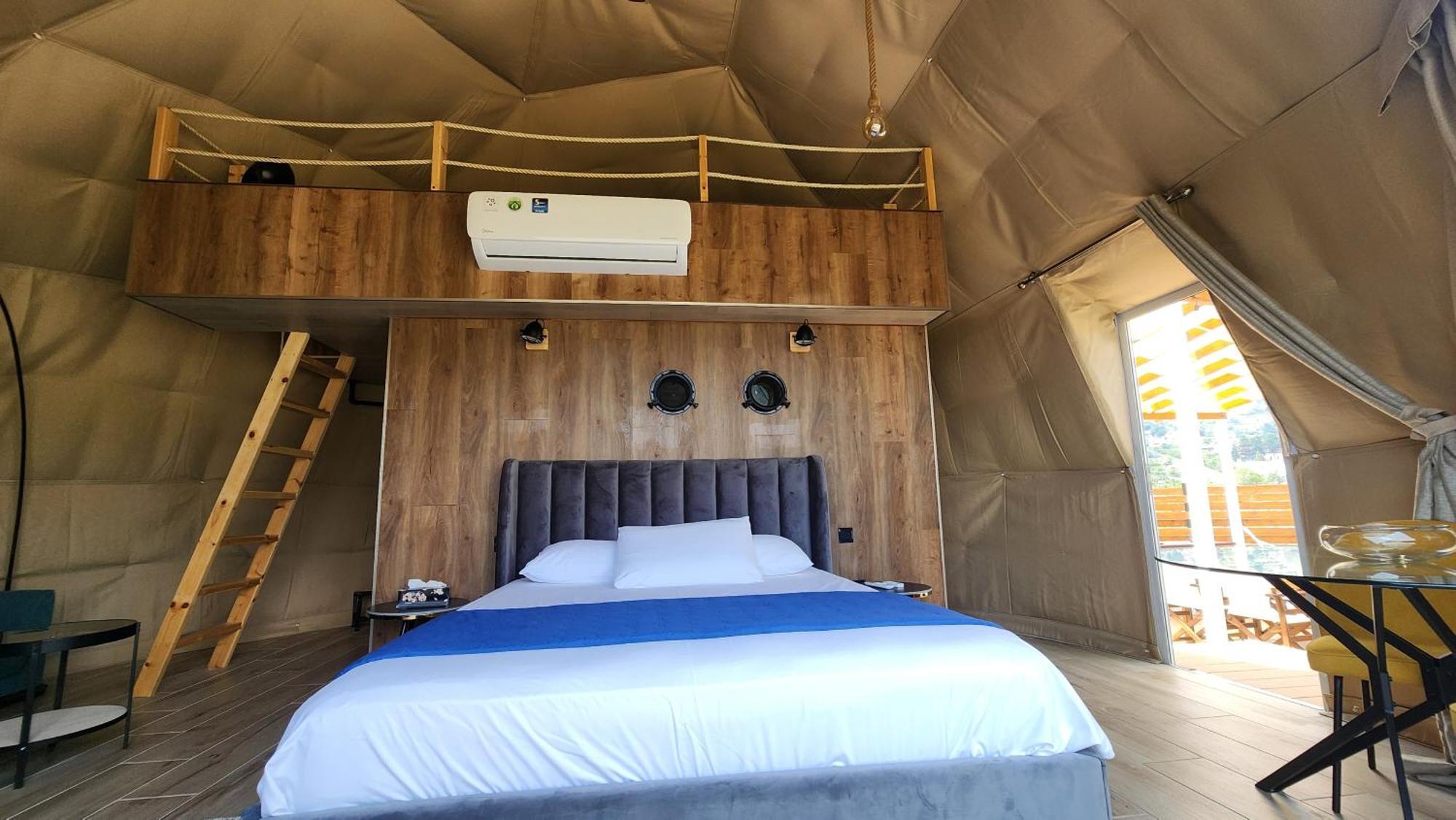 Glamping Boutique Luxe tent Agros