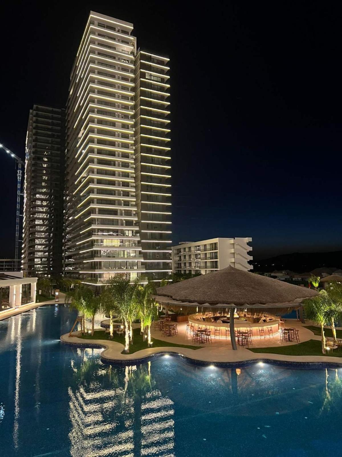 Apartment Grand Sapphire Holliday Trikomo
