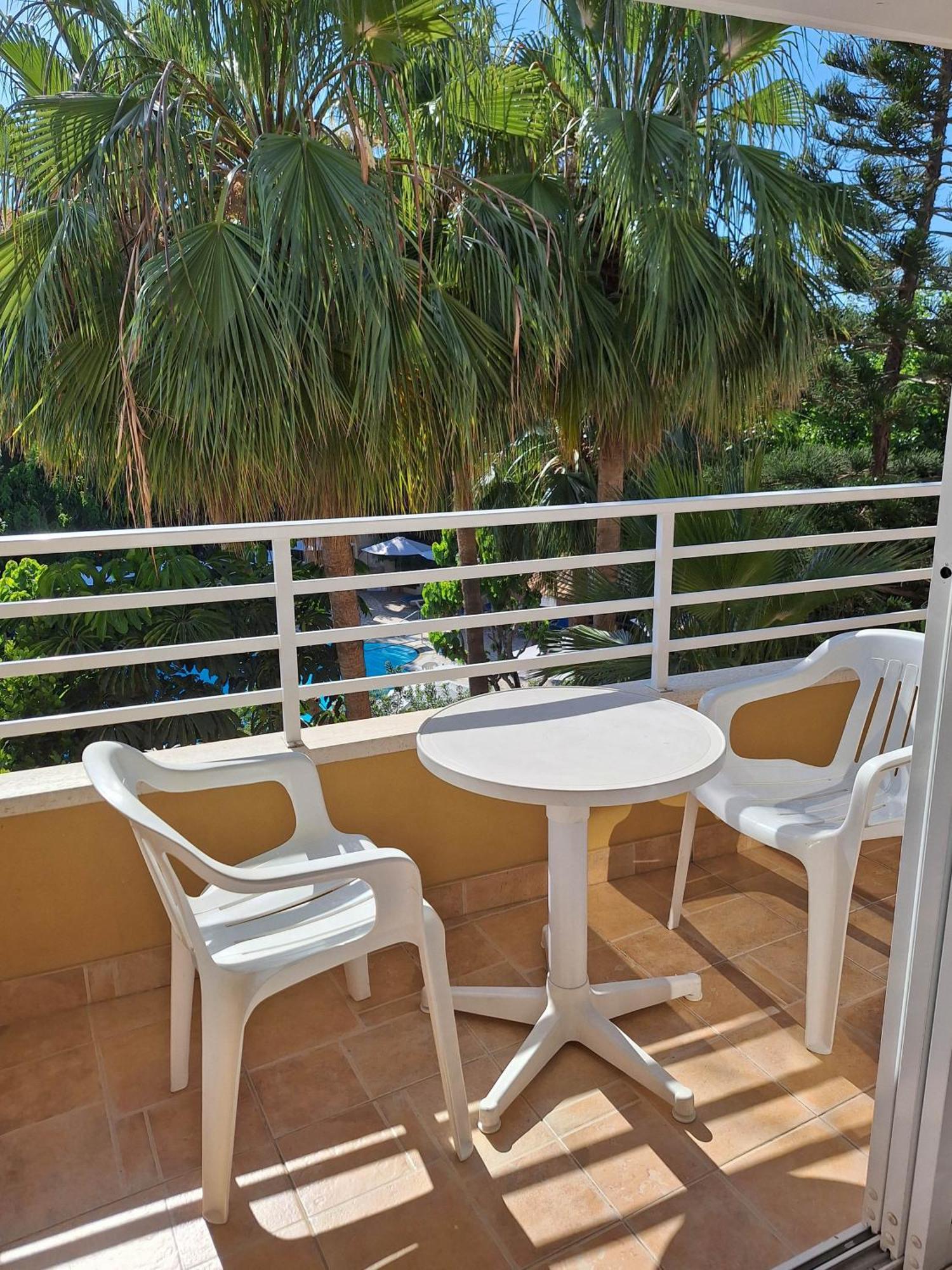 Apollonia Aparthotel