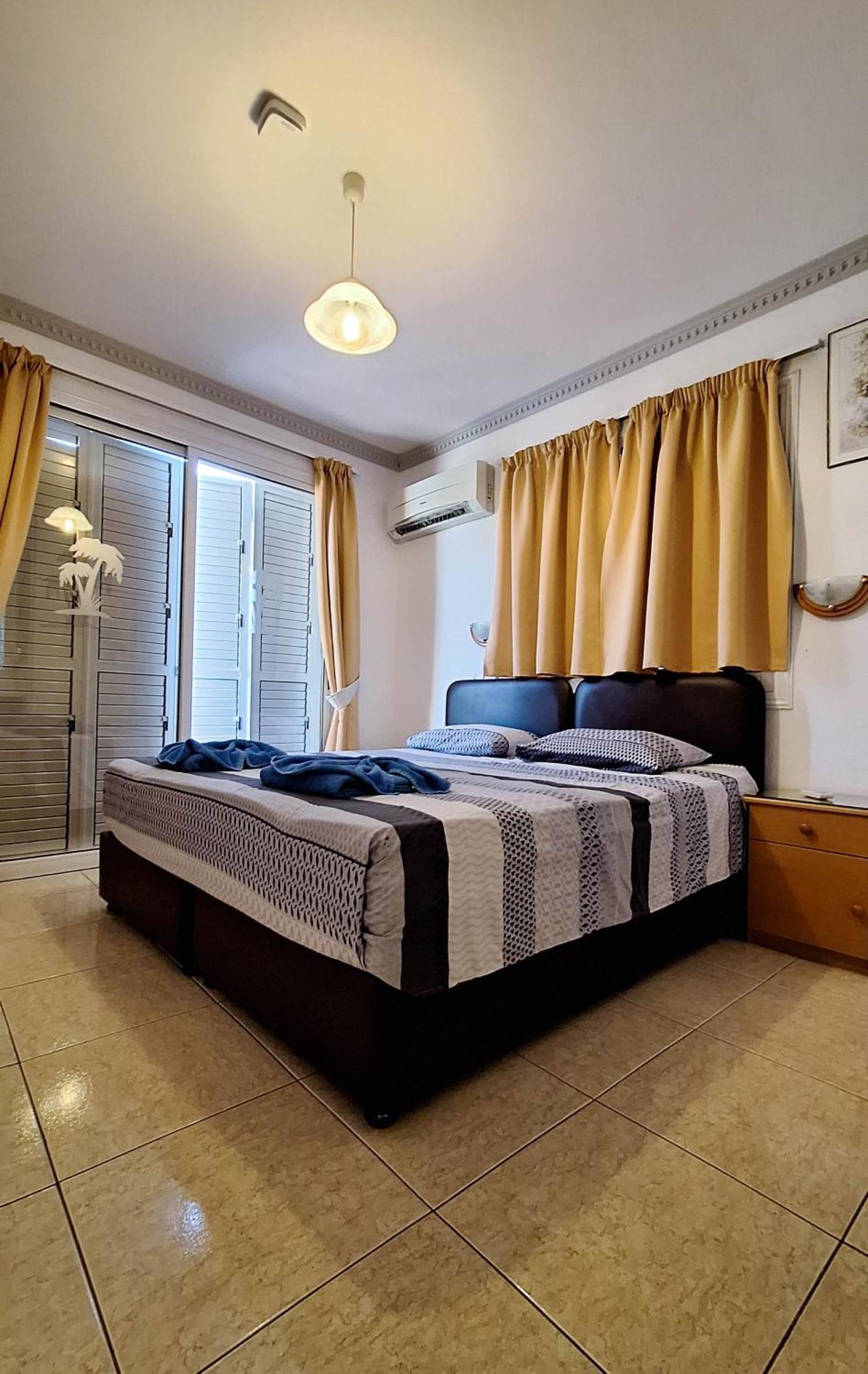 Apollonia 2*