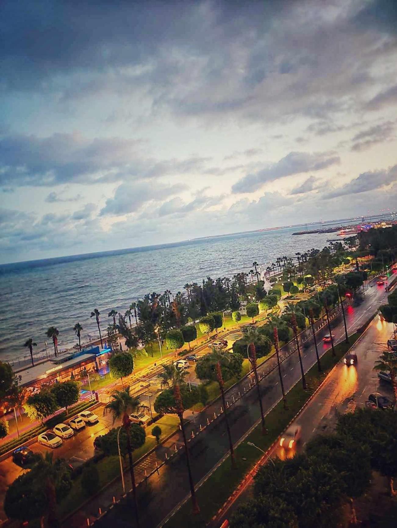 Sea Front & City Center, Amazing Sea View Apartamento Limassol