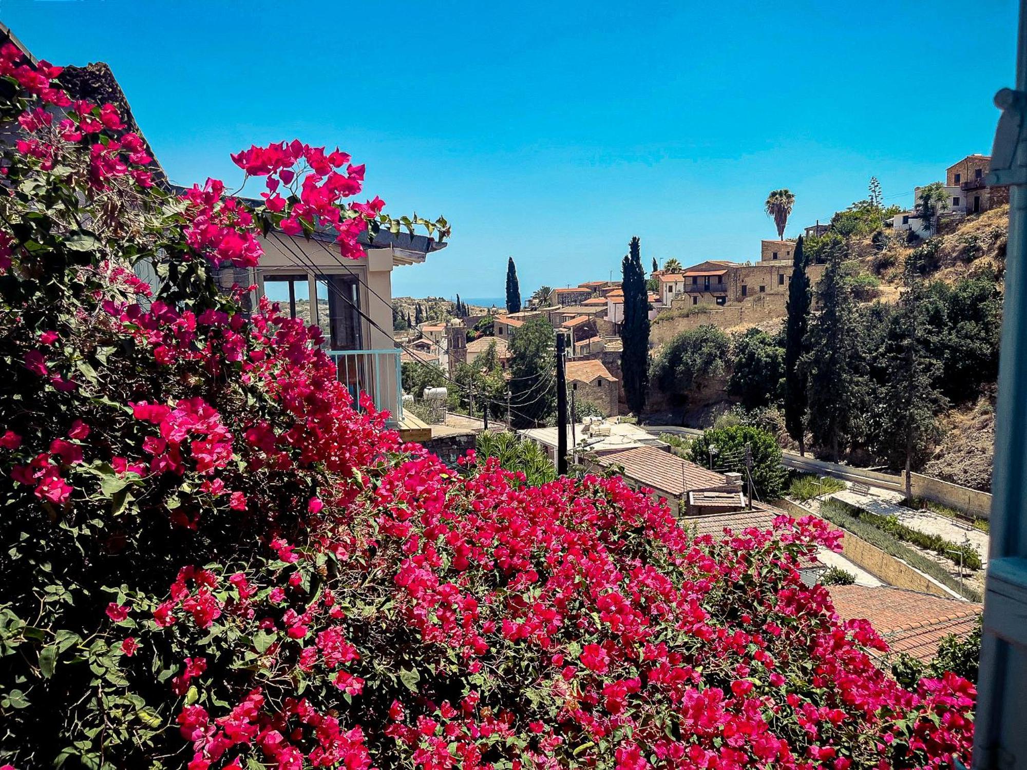 Cyprus Villages & Restaurant - Location - - With Access To Pool And Stunning Views Country house