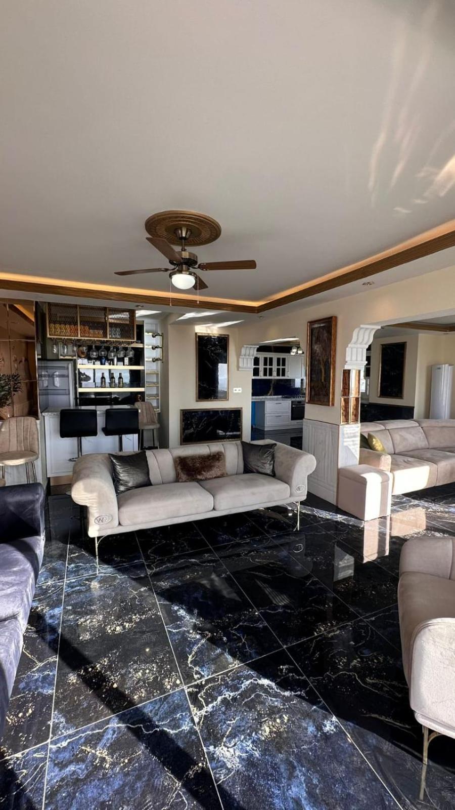 Long Apartamento Trikomo