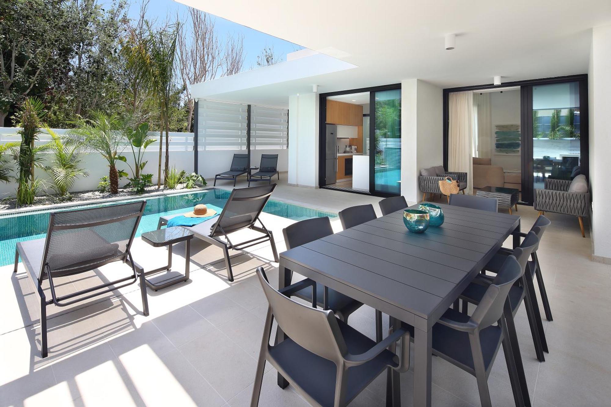 Elysia Park Aparthotel Paphos
