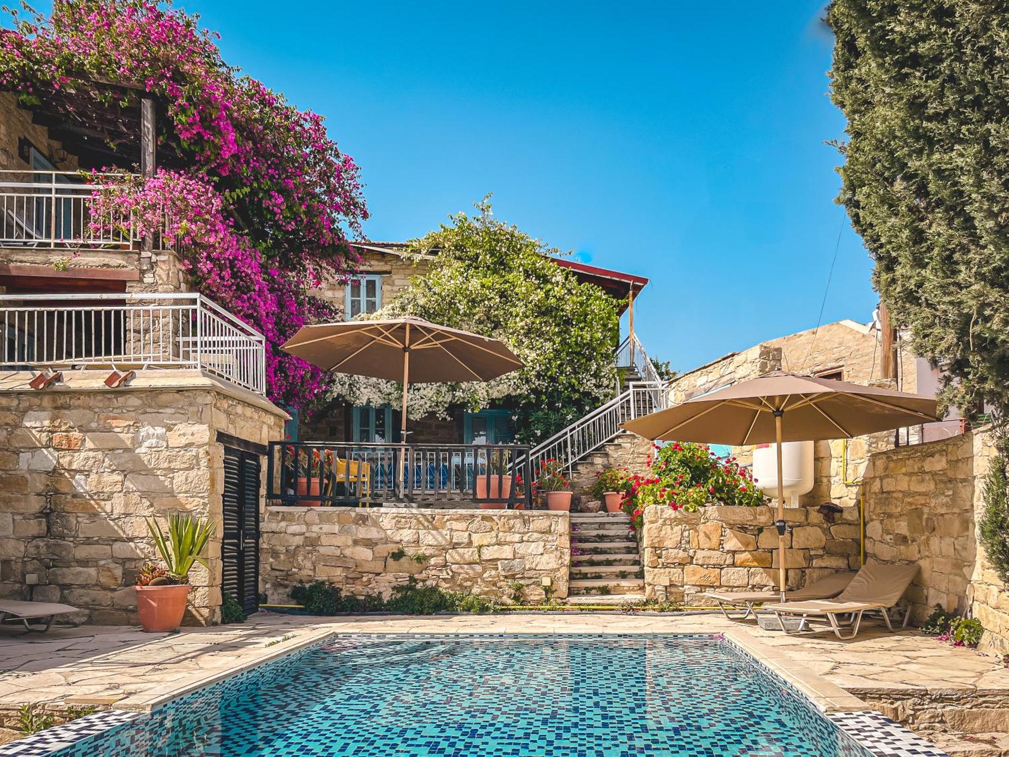 Cyprus Villages & Restaurant - Location - - With Access To Pool And Stunning Views * Tochni