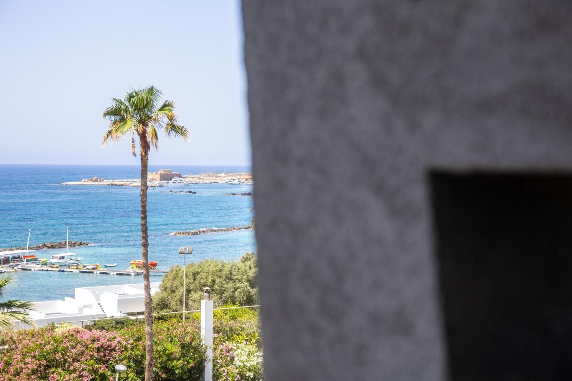 Waterside Sea View Aparthotel