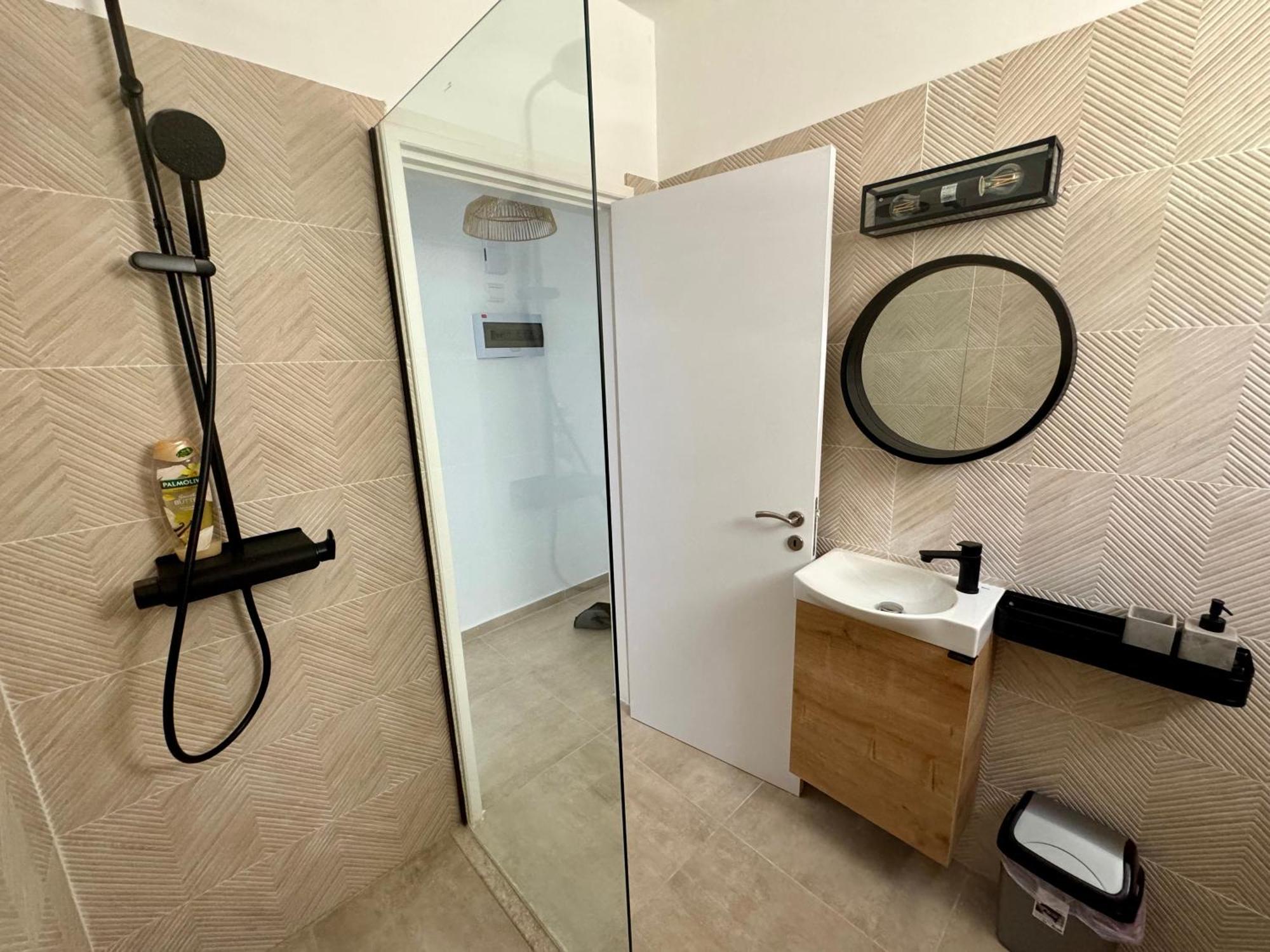 Luxury Two Bed Kato Flat