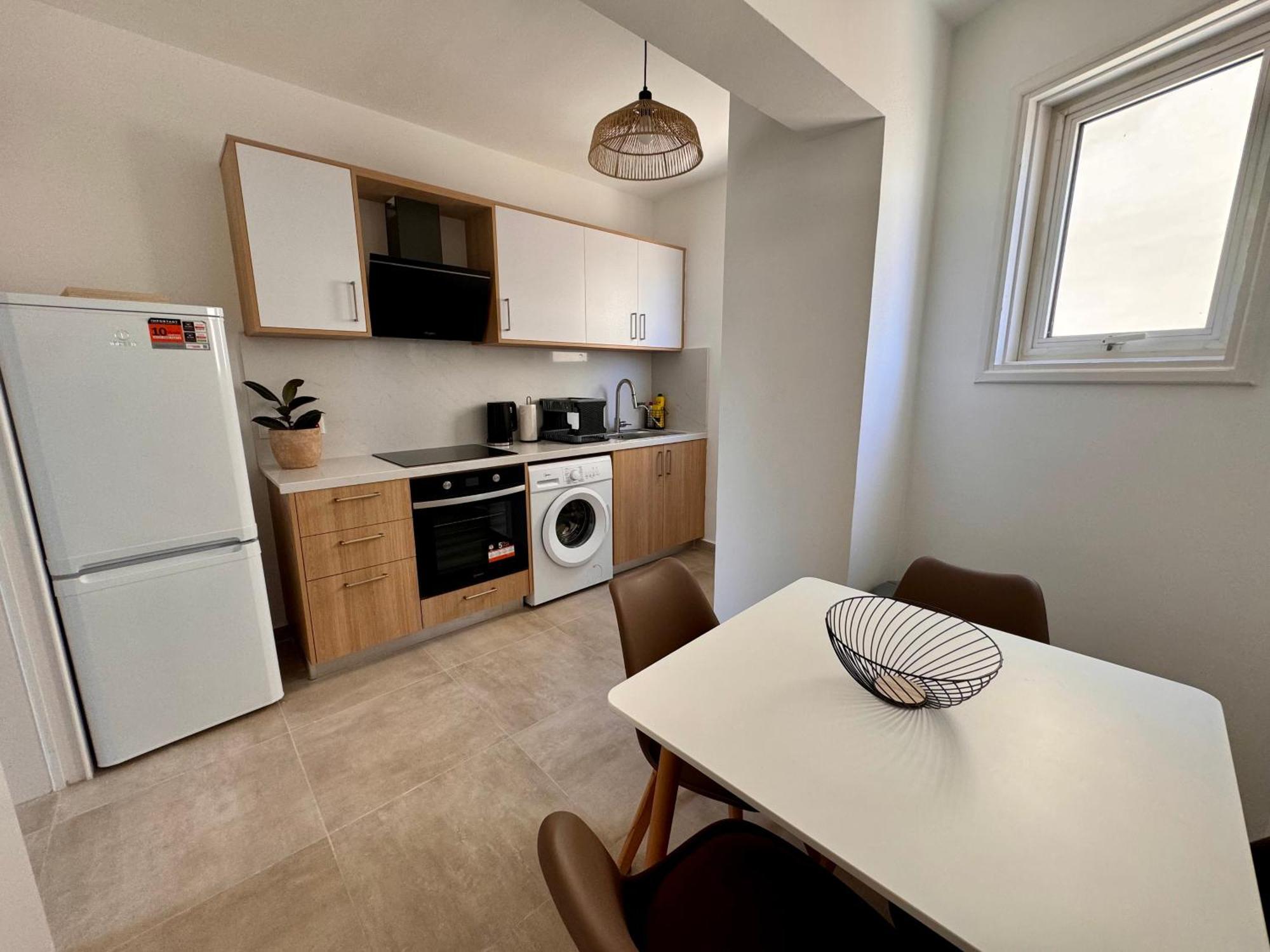 Apartment Luxury Two Bed Kato Flat *