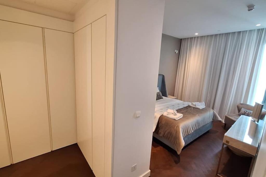 Del Mar 2 Luxe Bedroom 'c' Highrise Apartment Limassol