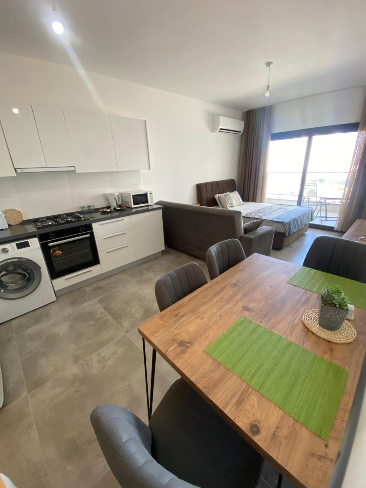 Apartment Caesar & - - Amelius