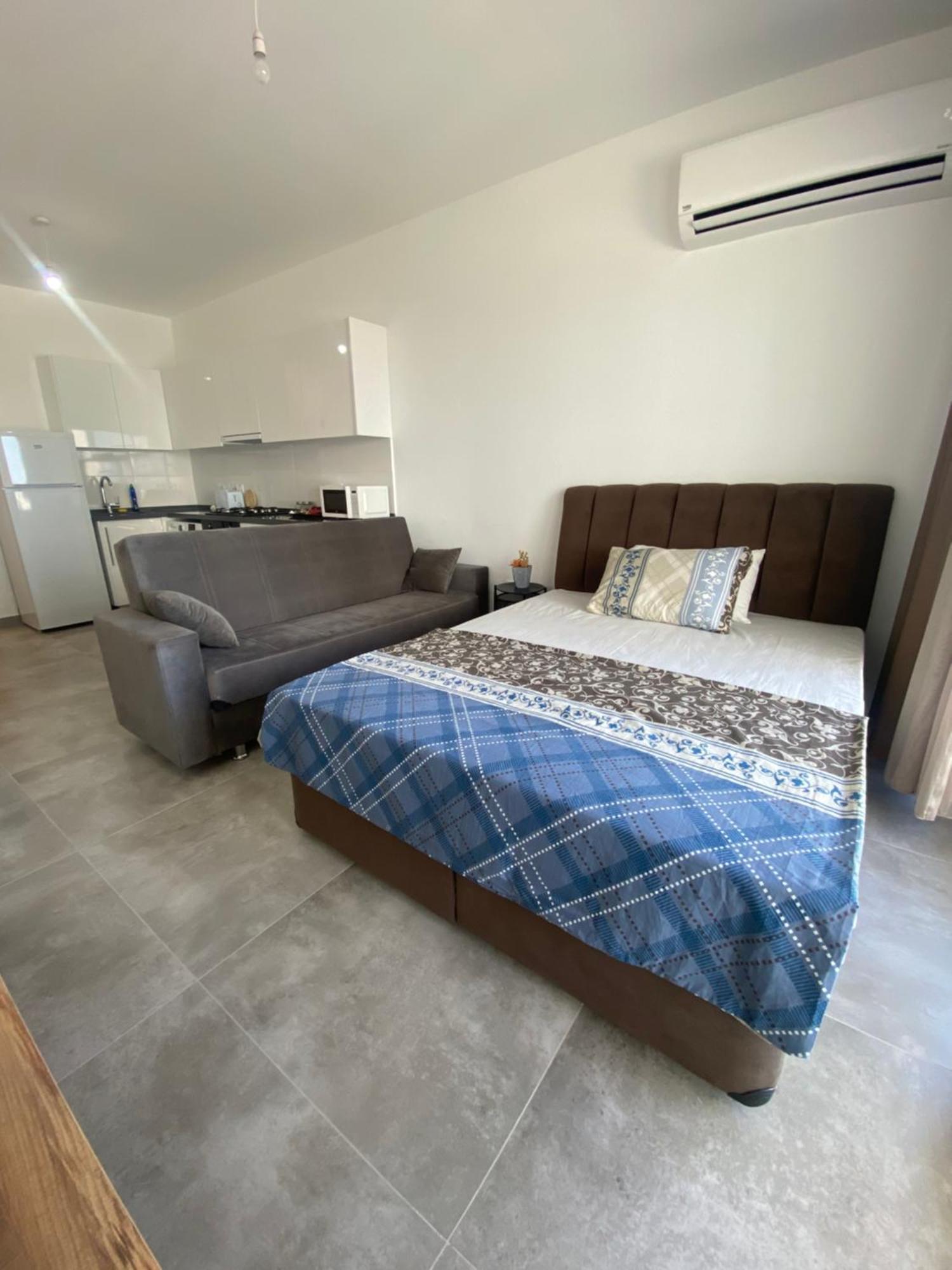 Caesar & - - Amelius Apartment