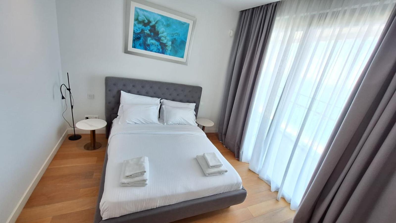Apartment Del Mar 2 Bedroom Deluxe Seaside 'a'
