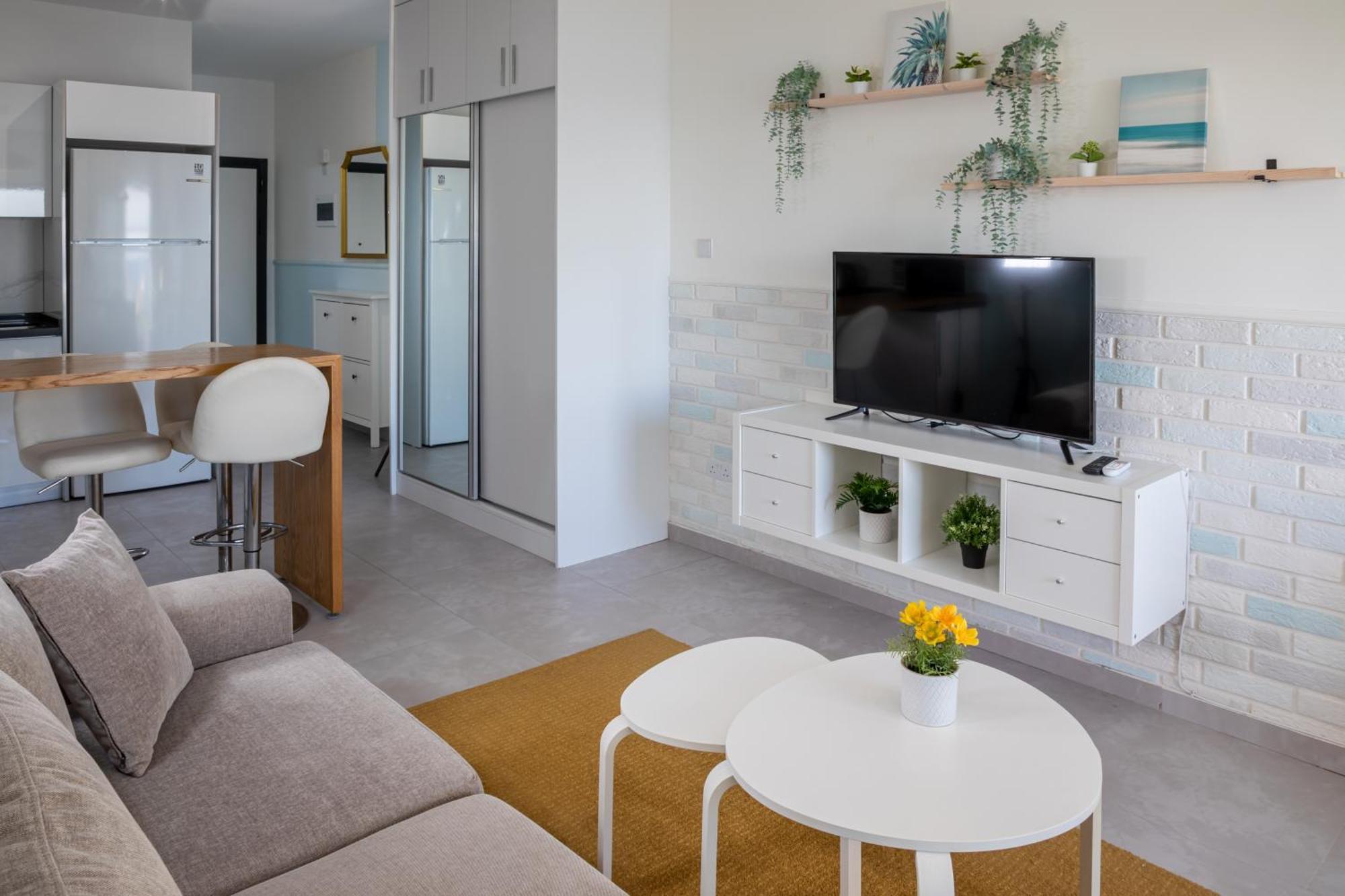 Caesar Blue Seaside Luxury *