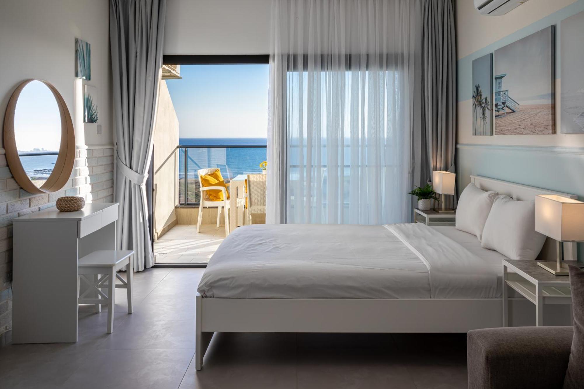 Caesar Blue Seaside Luxury Apartamento Gastria