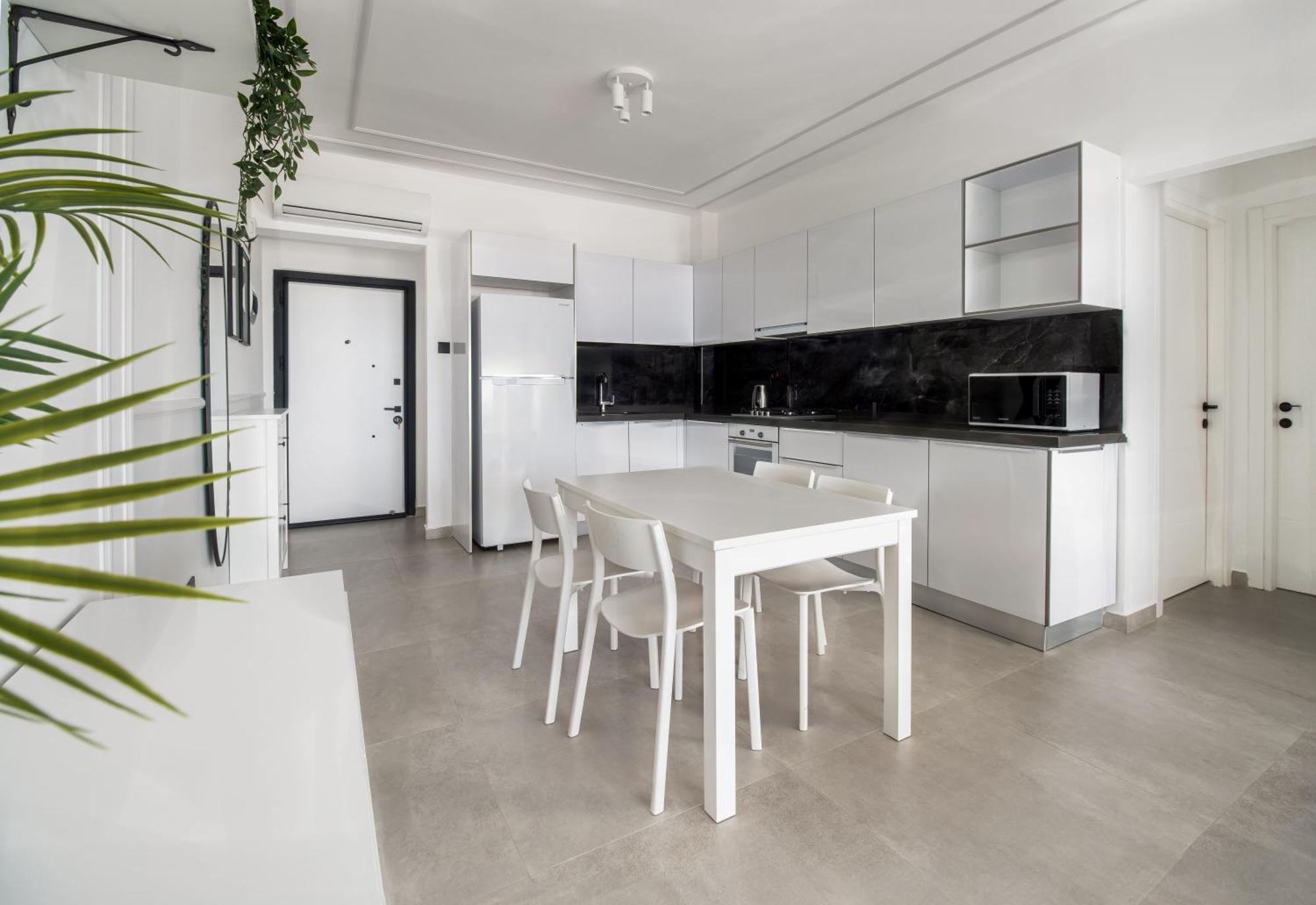 Caesar Blue Seaside Luxury Apartment