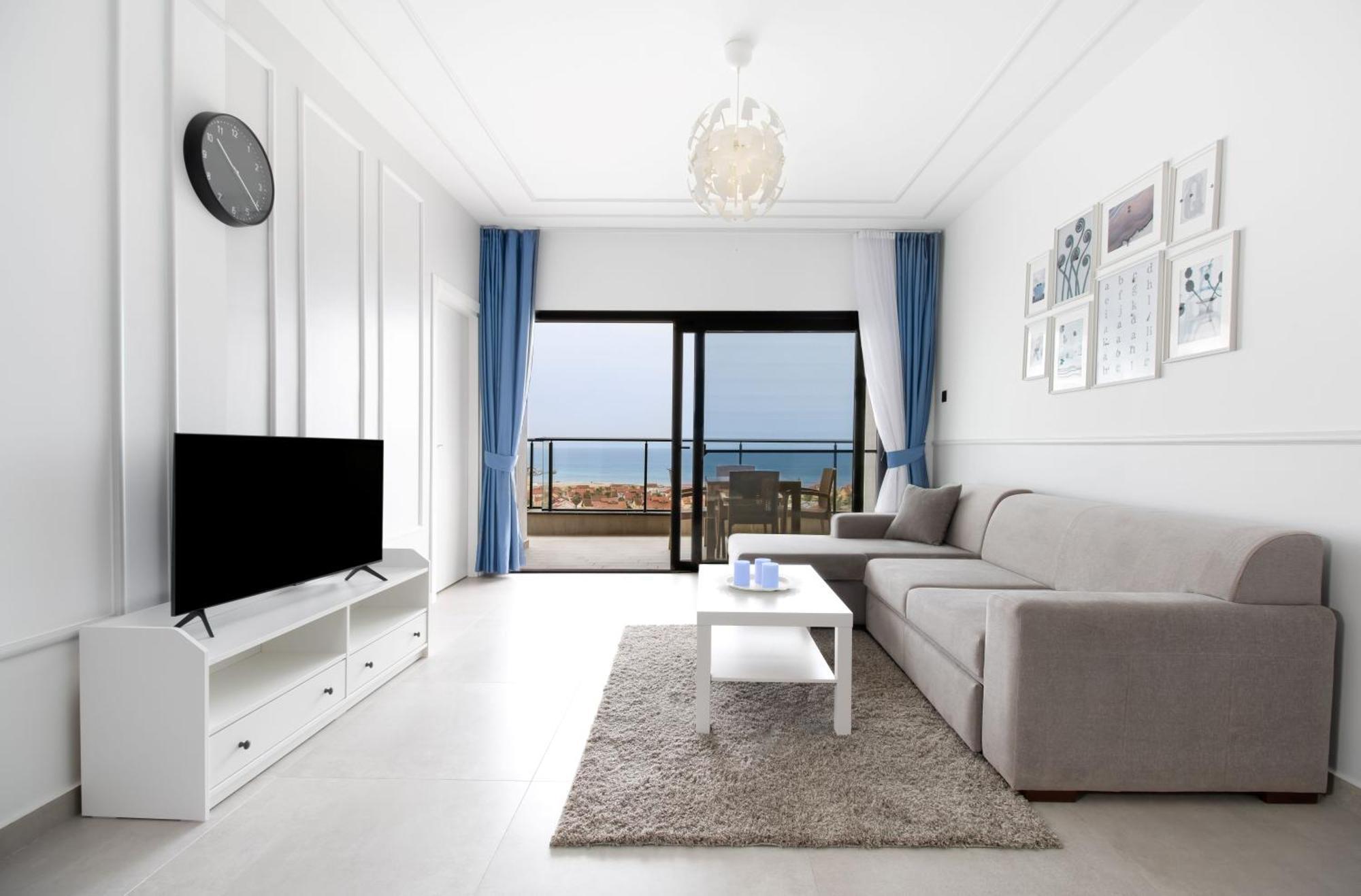 Caesar Blue Seaside Luxury Apartamento Gastria