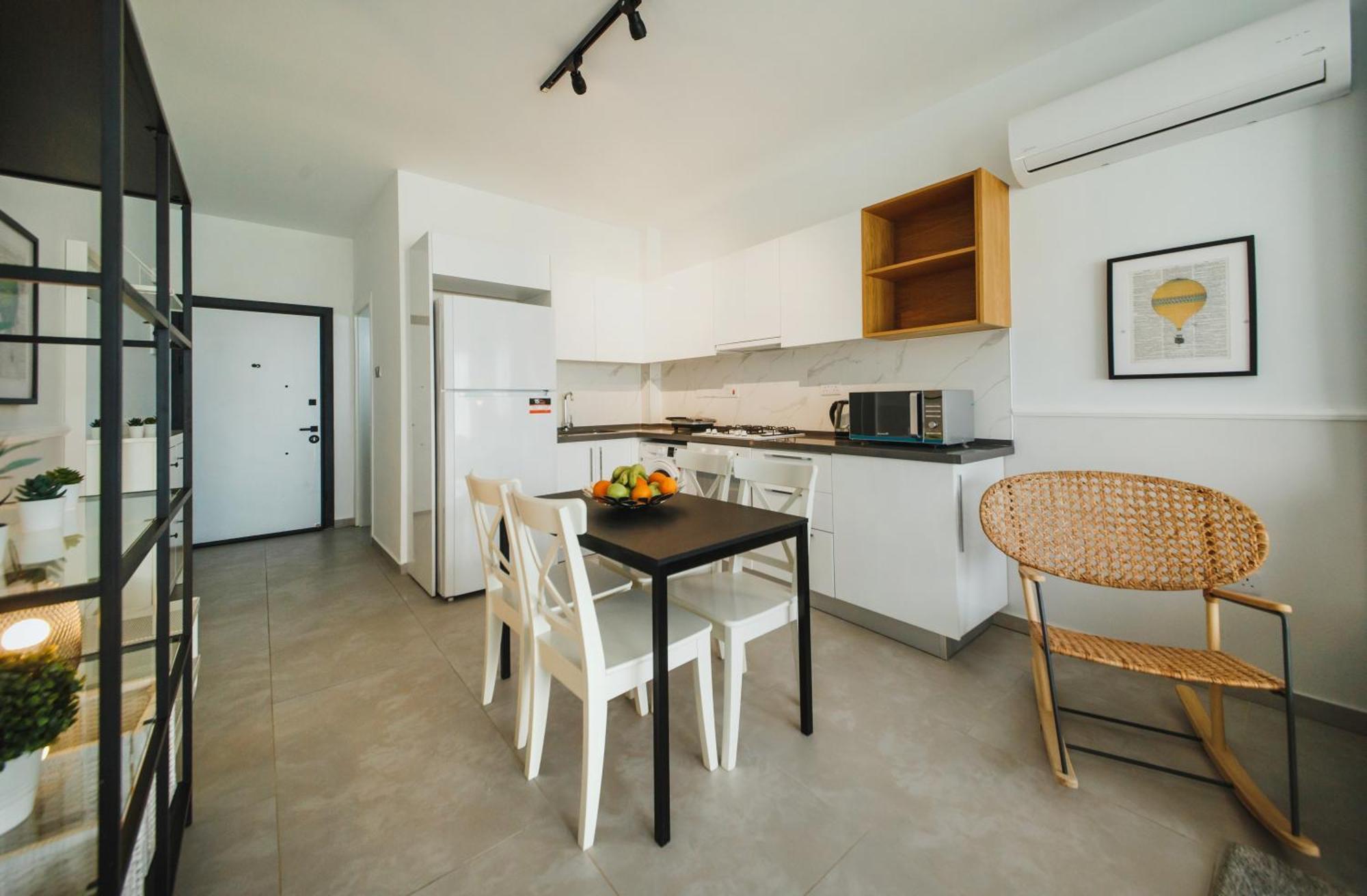 Caesar Blue Seaside Luxury