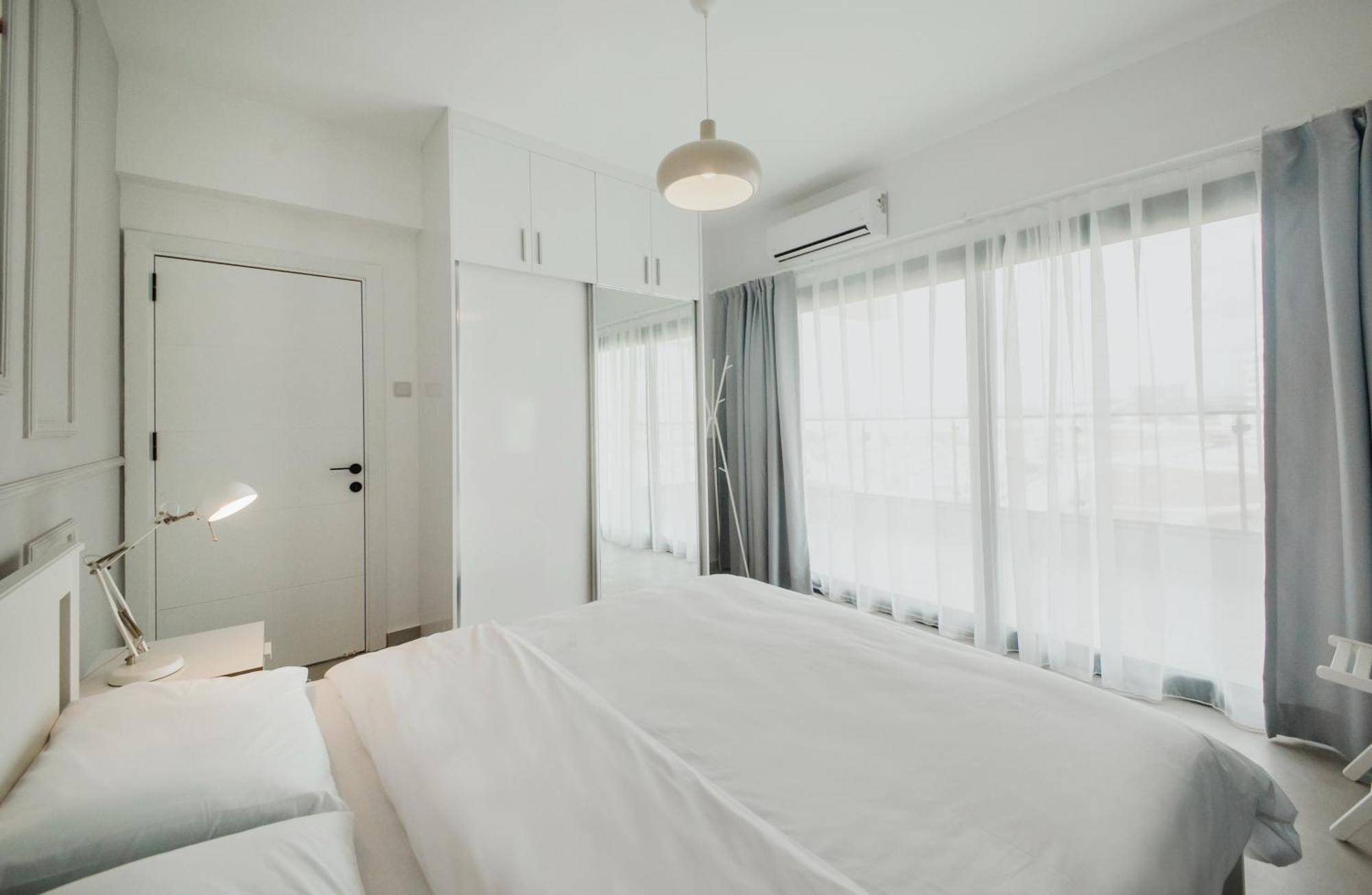 Caesar Blue Seaside Luxury *