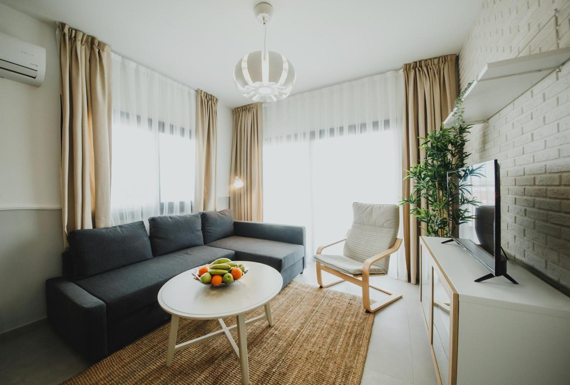 Caesar Blue Seaside Luxury Gastria